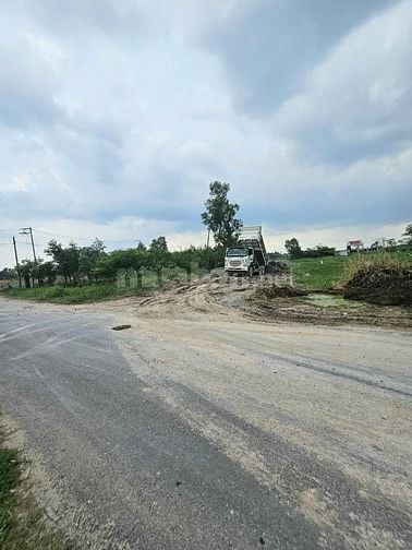 lô đất ĐỨC HOÀ - LONG AN gần dự án WINGROUP (cách 3km)