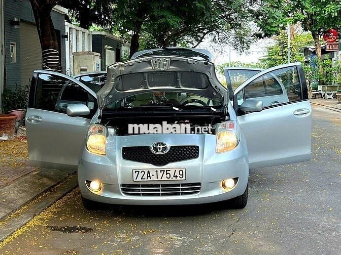 Toyota Yaris 2007 1.3 AT - ghi bạc đẹp