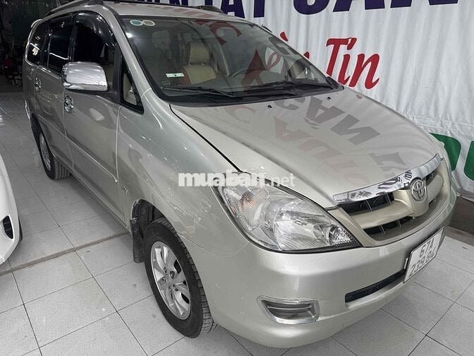 Toyota Innova 2006 G - 123456 km