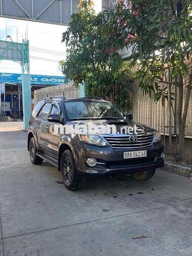 Toyota Fortuner 2016 2.4G dầu xe gia đình