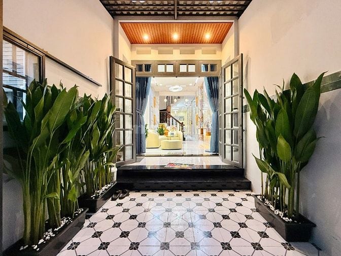 Nhà bán 52m² Trần Đình Xu, Quận 1, vị trí kinh doanh tốt, giá 6tỷ8 SHR