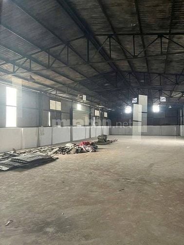Cho thuê kho xưởng ngoài KCN Bến Lức, Long An, DT : 13.000m2, giá tốt