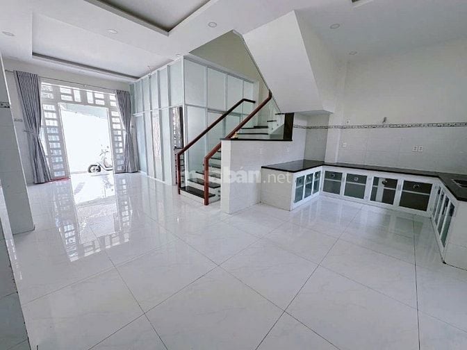 Nhà 3 lầu, 6x12, giá 6.5 tỷ đường số 5, Linh Chiểu, kề nhà Thiếu Nhi 