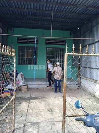 Cần bán gấp 2 héc đất có nhà c4