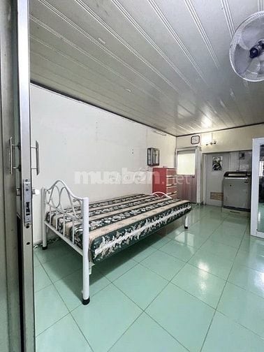 Cho thuê nhà ĐĐ tiện nghi  hẻm 3m Võ Văn Kiệt, P.1, Q.5 giá 8,5tr 