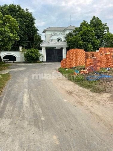 Cần tiền bán gấp nhà 168m2 sau chợ phước thạnh - củ chi giá 750 triệu.