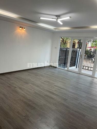 Bán biệt thự trong phú mỹ hưng,126m đất, 3 phòng ngủ, giá chỉ 29 tỷ
