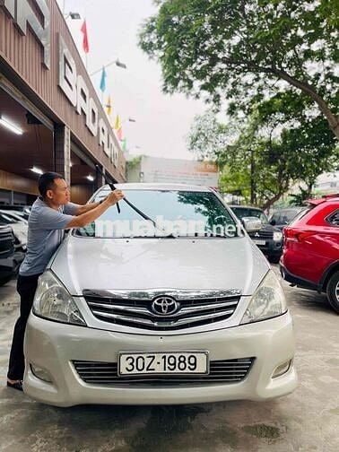 Toyota Innova 2006 G - 180000 km