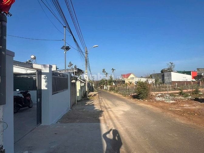 CẦN BÁN DÃY 6 PHÒNG TRỌ ĐANG CHO THUÊ,GIÁ CHỈ 750 TRIỆU,266m2
