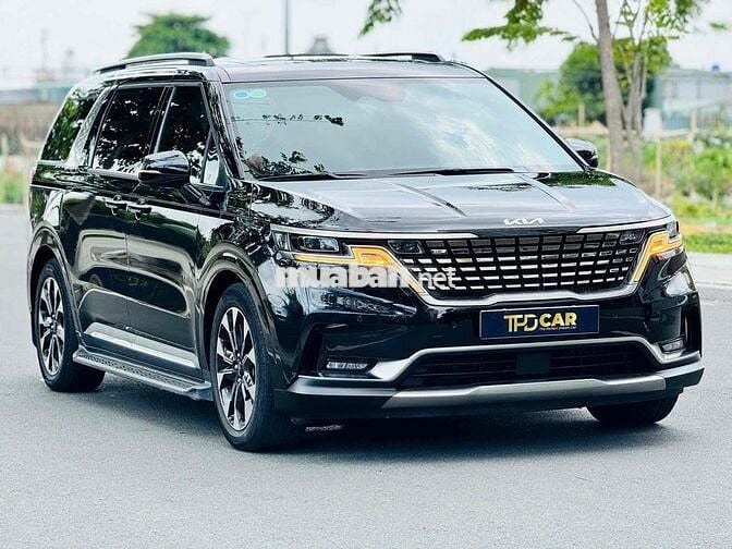 Kia Carnival 2.2D Signature đen/nâu sx2021