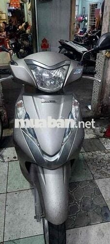 Honda Lead 125 Fi màu bạc nhám đời cuối 2016