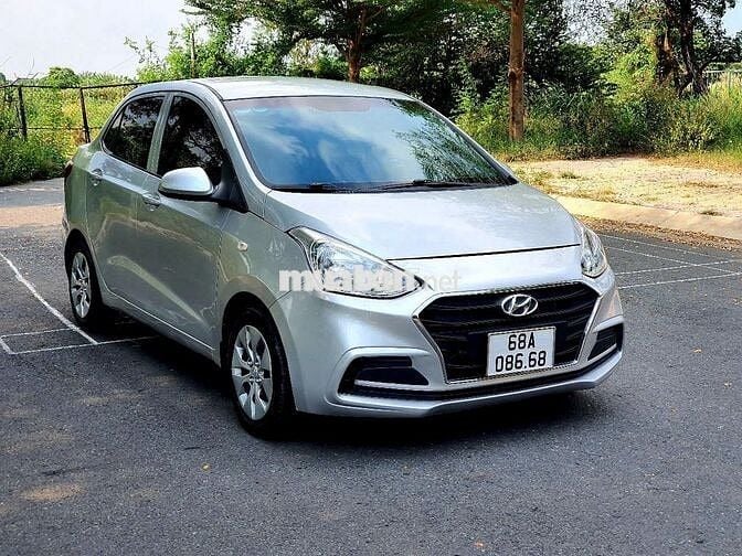 Hyundai Grand i10 2018 Sedan 1.2 MT - Ghi bạc đẹp