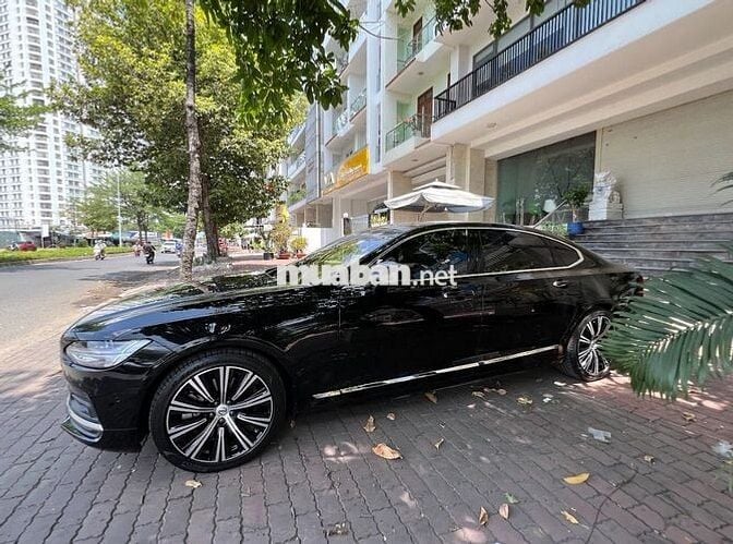 VOLVO S90L ULTIMATE 2022 ĐEN - 23700 km