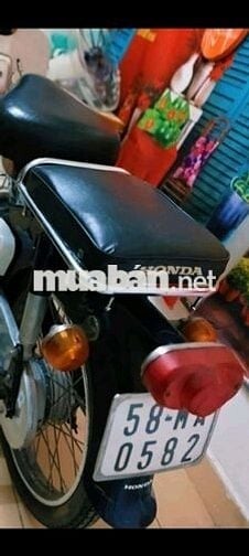 Xe Cúp 50 .màu xanh trắng đang sử dụng