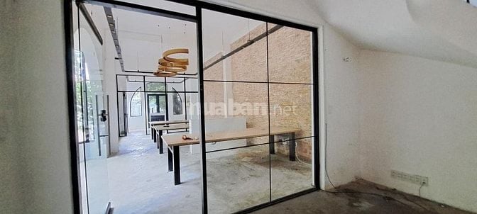 Cho thuê mặt bằng gần Trần não giá 15 triệu-mở showroom- văn phòng