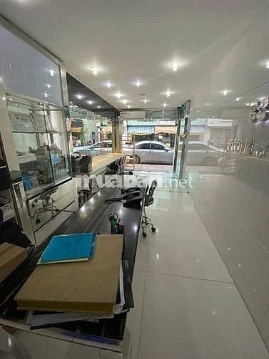 Cho thuê nhà 2 mặt tiền 49 Huỳnh Văn Bánh, Phú Nhuận , vị trí đẹp