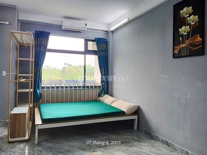 Cho thuê phòng 38m2 - ban công, đủ nội thất KDC Vạn Phúc City, Thủ Đức