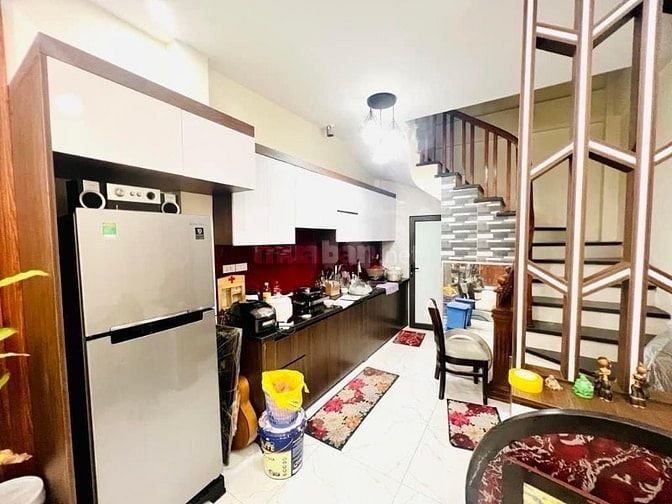 Bán nhà ngõ phố Hoàng Như Tiếp quận Long Biên 40m2*5 tầng giá 5 tỷ