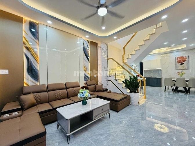 Bán gấp căn nhà 3 tầng 46m2 đường Bùi Minh Trực, Quận 8 3tỷ350