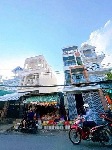 Bán nhà mặt tiền Trần Văn Ơn, quận Tân Phú dt 4x21m cấp 4 giá 10,2 tỷ