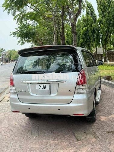 Toyota Innova 2010 G - 180000 km