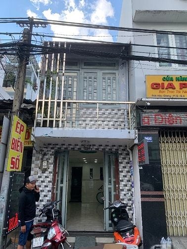 Bán nhà mặt tiền đường Hậu Giang 