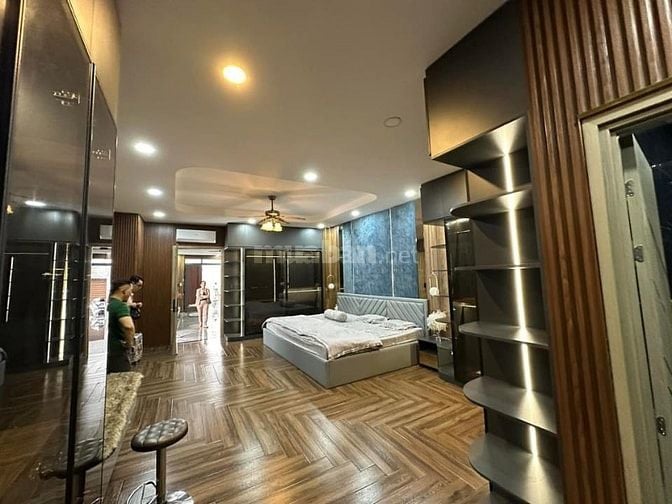 Nhà có hợp đồng thuê 27tr/tháng đường Nguyễn Thái Bình, Quận 1
