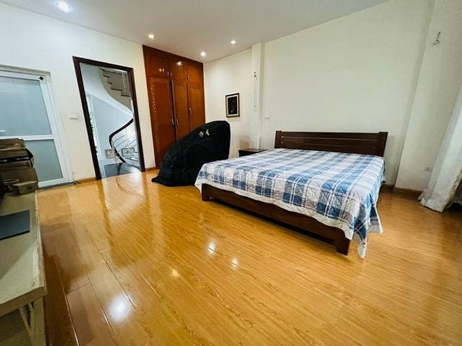 Bán nhà Gara Ô tô- Yên Hòa 40.5m2 - 5 Tầng – MT  5.2m 12 tỷ Cầu Giấy