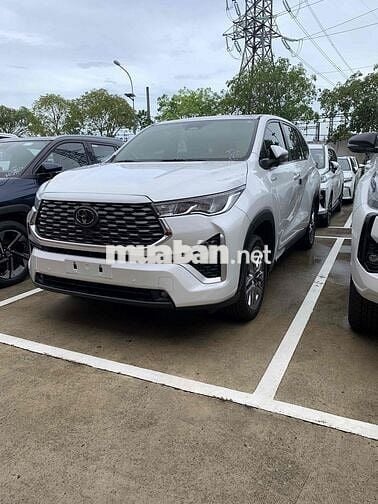 Toyota Innova Cross 2025 TẶNG BẢO HIỂM,PK, Sẵn xe