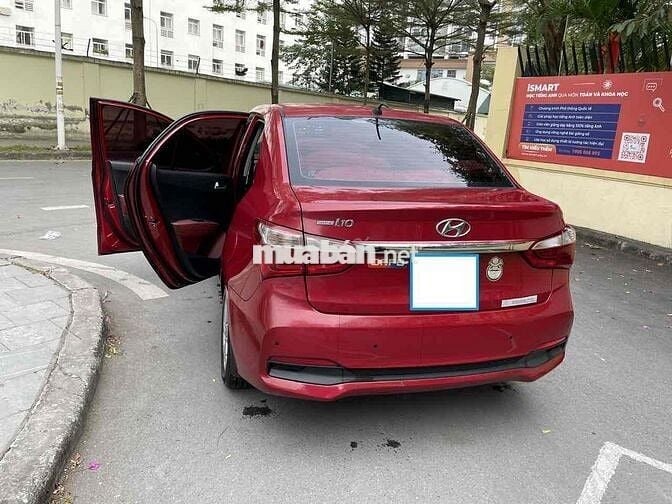 Bán i10 Sedan AT 2018 màu đỏ – 6.8 vạn km, lốp Mic