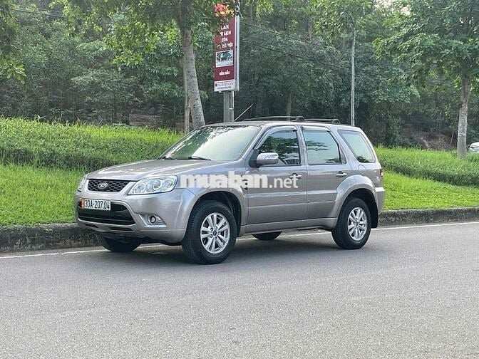 Ford Escape số tự động SUV gầm cao đẹp xuất sắc