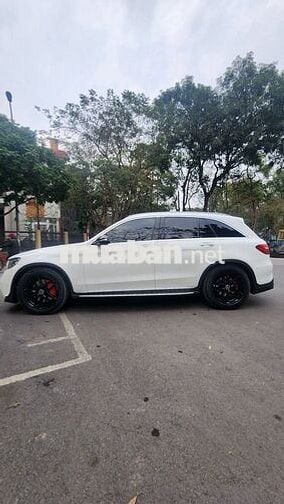 Mercedes Benz GLC 2018 300 4MATIC - 75000 km