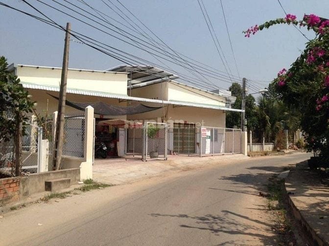 BÁN GẤP DÃY TRỌ 12PHÒNG 1TY050 NGAY KCN CẦU TRÀM