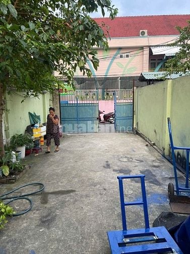 Cho thuê kho ,xưởng 202m.có gát lửng MT hẻm 8m thông lê văn khương.q12