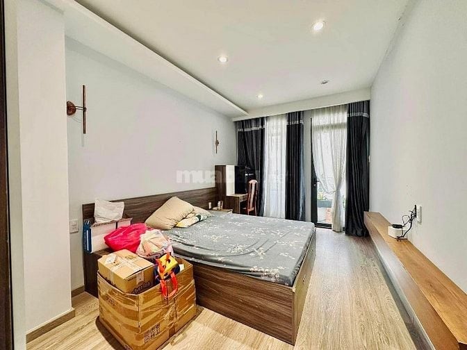 Nhà mới dọn ở ngay đường Nguyễn Tiểu La,Q10. Gần BV Nguyễn Tri Phương