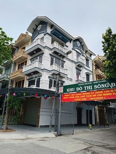 LÔ GÓC, Ô TÔ ĐỖ CỬA, DÂN TRÍ CAO , NHIỀU TIỆN ÍCH, SỐNG LÝ TƯỞNG .