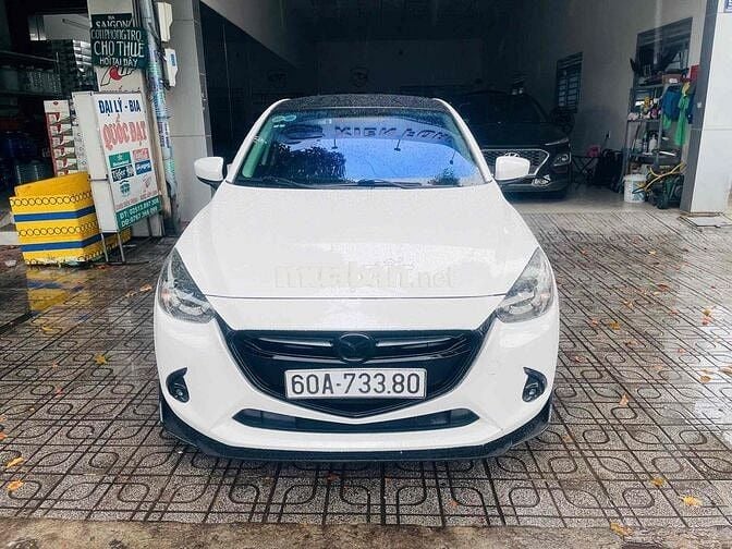 Mazda 2 2019 Premium Sedan - 65000 km