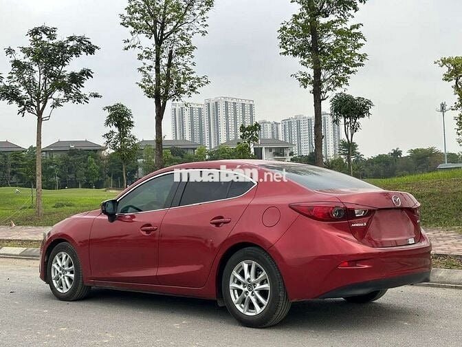 Mazda 3 2017 1.5 AT Sedan - nữ đi