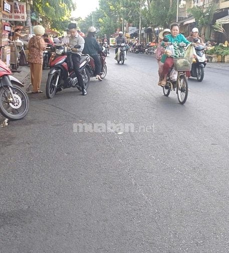 Bán nhà mới Tân Bình, 2 tầng, 4x10m, ngay chợ Tân Trụ, chỉ 95tr/m2
