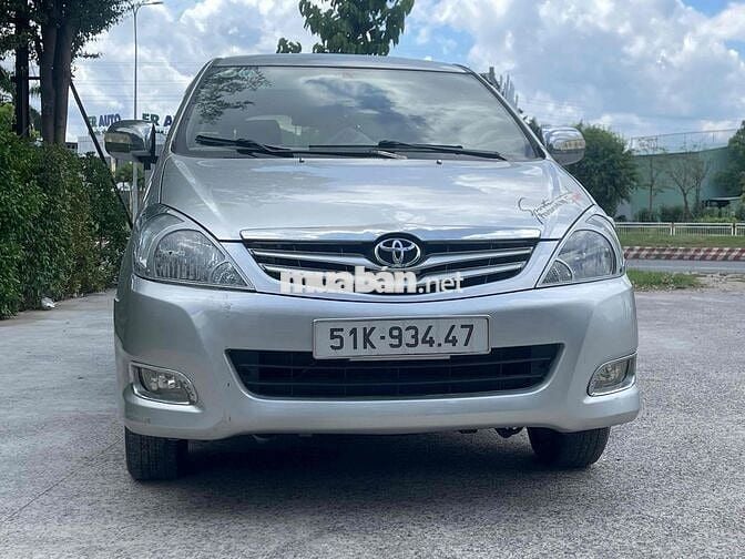 Toyota Innova 2009 G - 200000 km