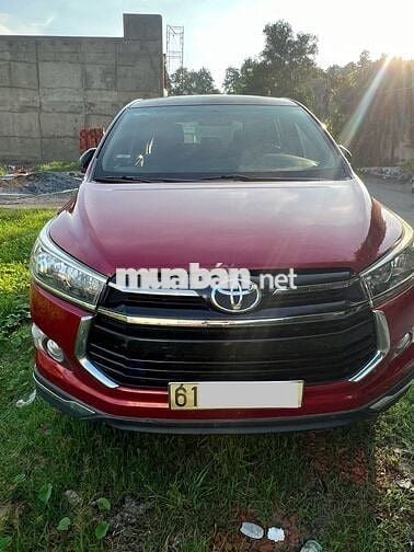 Chính chủ cần bán gấp xe innova đời 2018