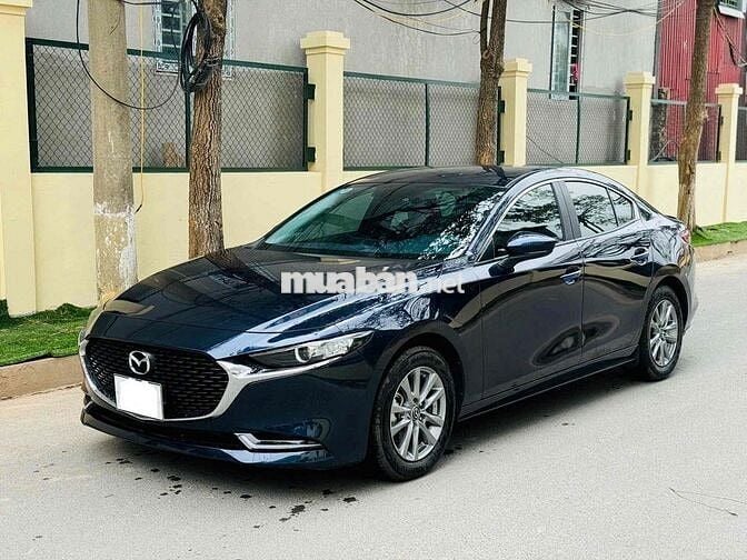 Mazda 3 2023 1.5L Luxury - 7000 km