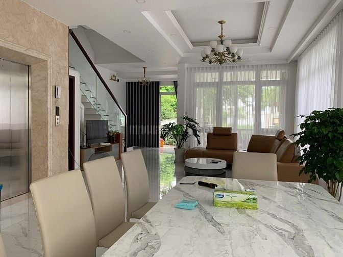 Villa full nội thất hiện đại phường Thạnh Mỹ Lợi, nhà mới, đẹp,có hầm
