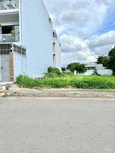 Đất nền 100m2 giá chỉ 2 tỷ 650 triệu khu dân cư Phú Lợi, quận 8.