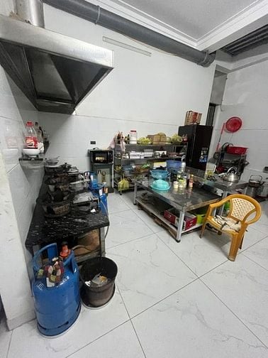 Bán nhà đường lê hoàn, đối diện công viên Hội An