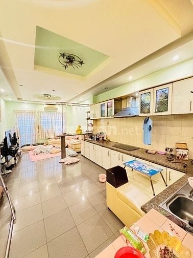 Bán nhà mặt tiền kinh dương 5tầng btct 240m2 giá 12tỷ