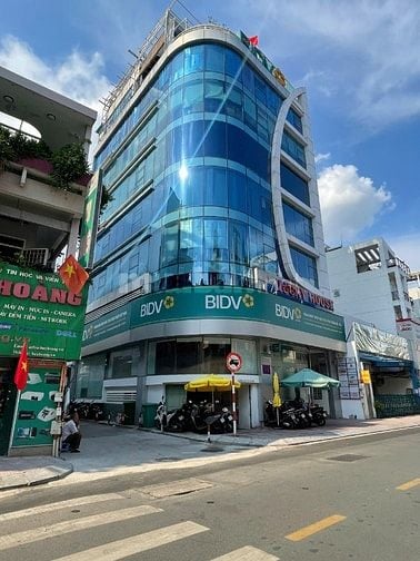 Bán toà nhà góc 2MT Huỳnh Văn Bánh - 170m2 (10 x 17) - Hầm 8 Tầng