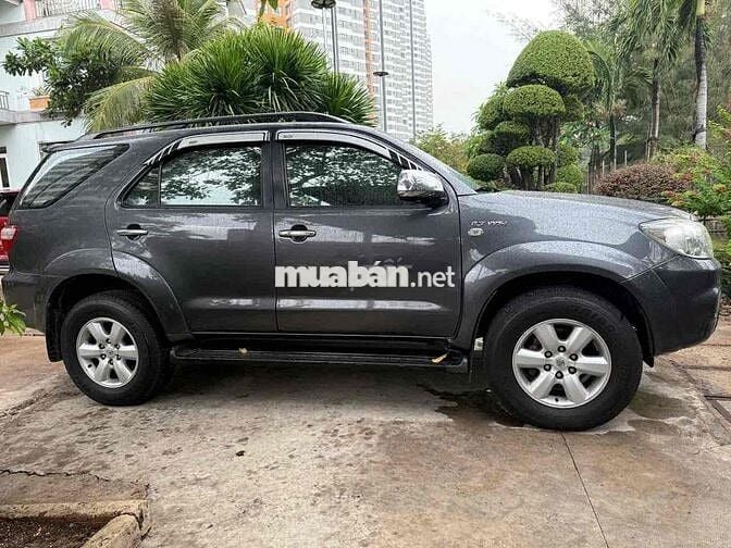 Toyota Fortuner 2010 2.7V 4x4 AT - 199 km