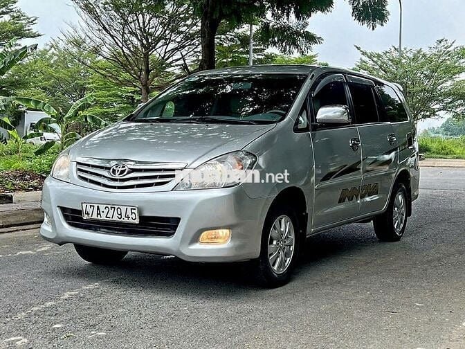 Toyota Innova 2010 G - Ghi bạc đẹp