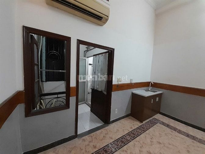 CHO THUÊ PHÒNG RỘNG 30M² – CỬA SỔ LỚN – GẦN SÂN BAY TÂN SƠN NHẤT – 3.8